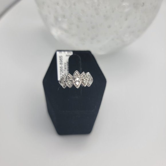 14K White Gold Diamond Ring - Picture 3 of 10